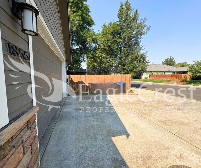 Building Photo - Contemporary Home With A Covered Patio & Quartz Countertops