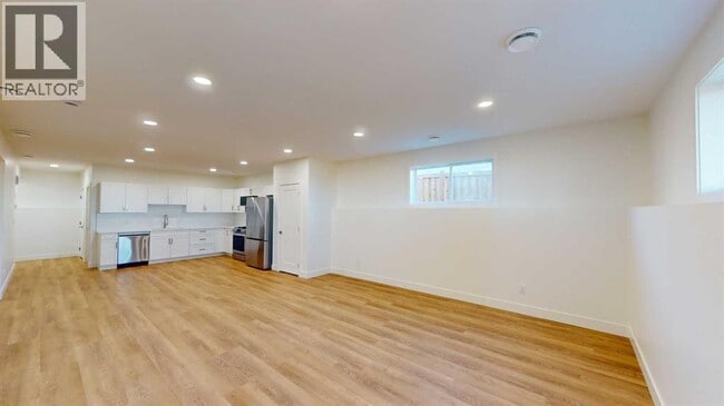 Building Photo - 93 Sunset Dr