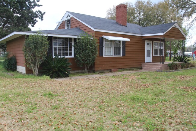 Building Photo - 274 Leslie Hwy