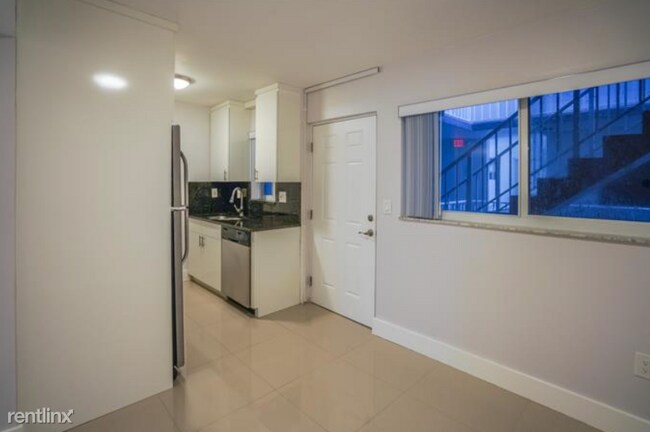 Foto del edificio - 1986 Biarritz Dr