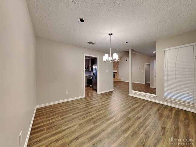 Foto del edificio - 15614 Fox Springs Dr