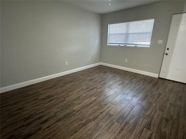 Building Photo - 509 Varsity St