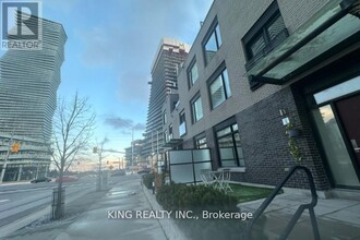 Building Photo - 4010 Parkside Village Dr