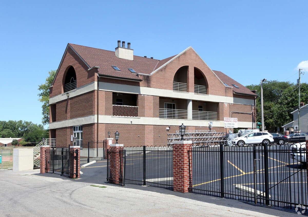 Primary Photo - 263-277 W Norwich Ave