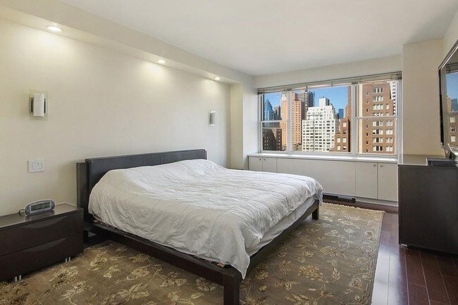 Foto del edificio - 340 E 64th St