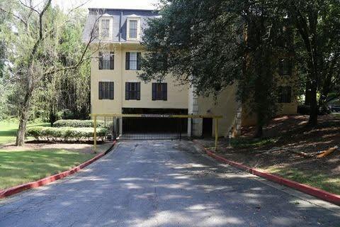 Building Photo - 2106 Pine Heights Dr NE