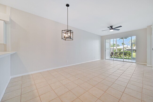 Foto del edificio - ~ Lake View 1st Floor Condo - 2/2 - Golf I...