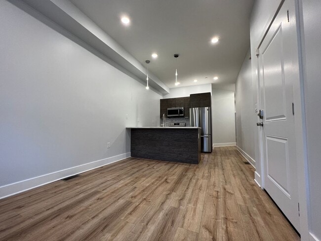 Foto del edificio - 4242 W Girard Ave