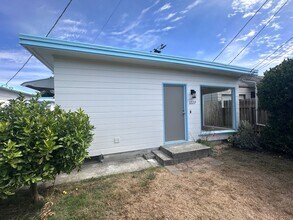 Building Photo - 1225 K St