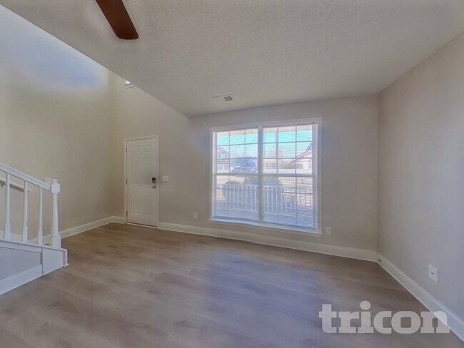 Foto del edificio - 131 Mews Ct