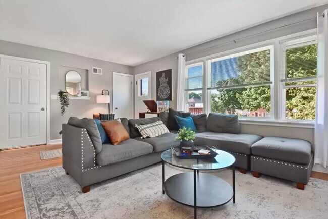 Living Room - 8905 W Burleigh St