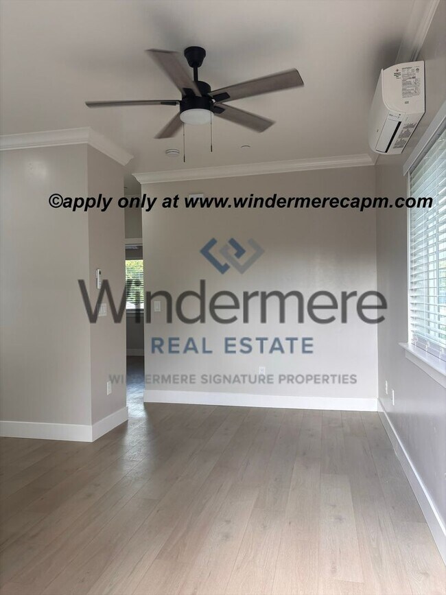 Building Photo - 5453br