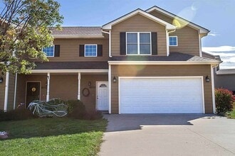 Building Photo - 600 Highland Ridge Dr