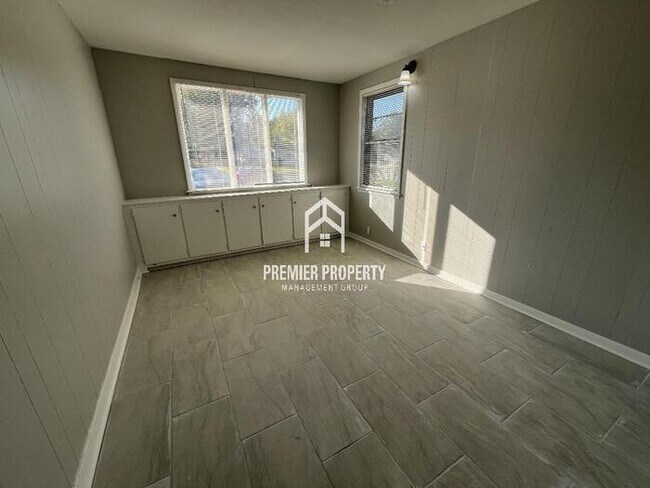 Building Photo - 3130 Basswood St