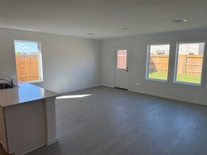 Building Photo - 2527 Night Emerald Dr