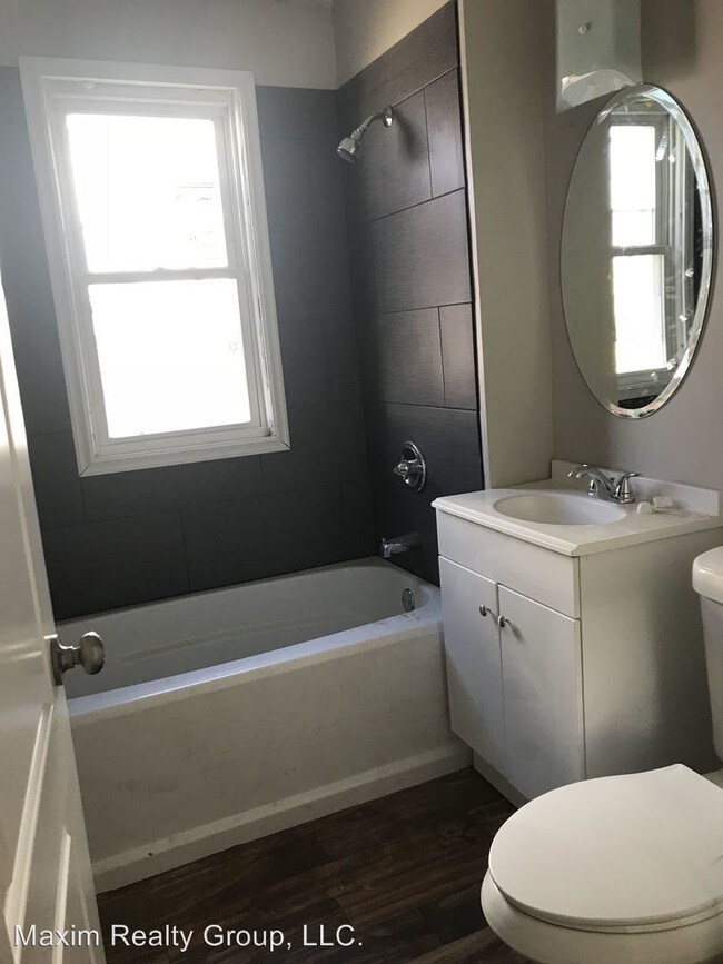 Building Photo - 4 br, 1 bath House - 2518 F ST
