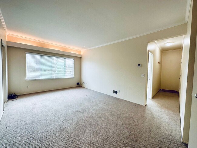 Building Photo - Erie 4-plex