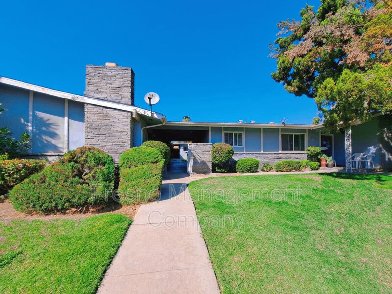 Primary Photo - 5077 E Belmont Ave