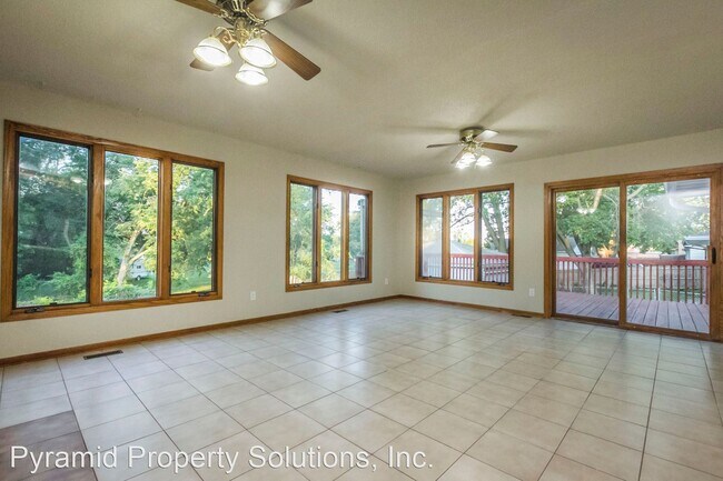 Building Photo - 3 br, 2 bath House - 4231 Morton Ave