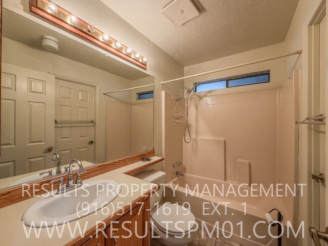 Foto del edificio - Over 55 Community! Well cared for w/Amenities! 2 bedroom