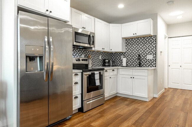 Foto del edificio - 4349 Oxford St