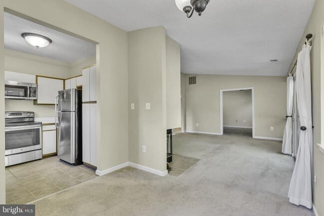 Building Photo - 11041 Villaridge Ct