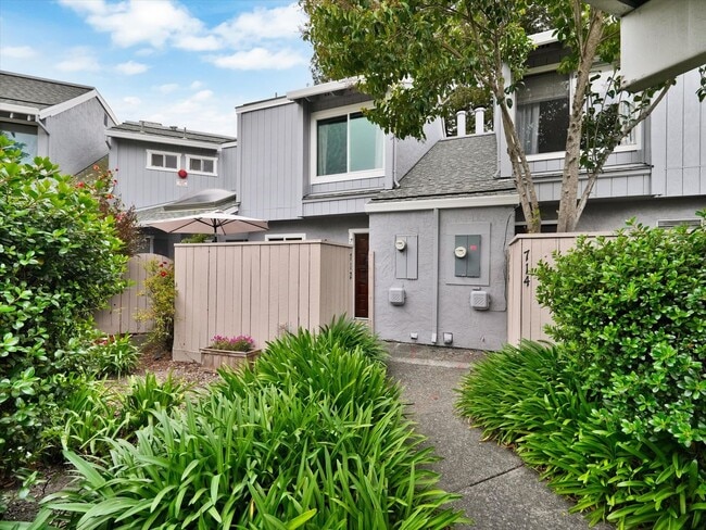 Building Photo - 2bd/1.5 Bathrooms - Sonoma Racquet Club - ...