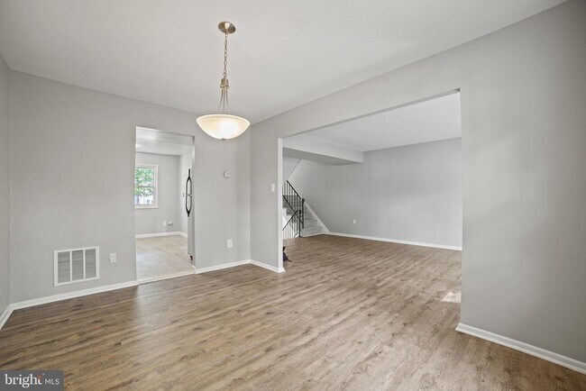 Foto del edificio - 9328 Humphries Dr