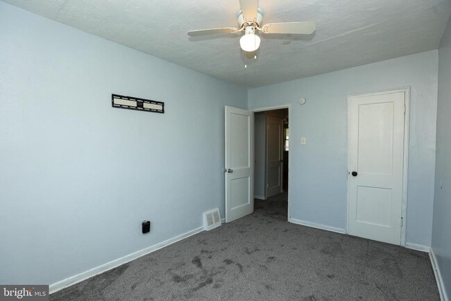 Foto del edificio - 1024 Burnside Rd