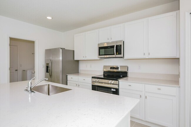 Foto del edificio - Brand-New 5-Bed, 2.5-Bath Home for Rent in...