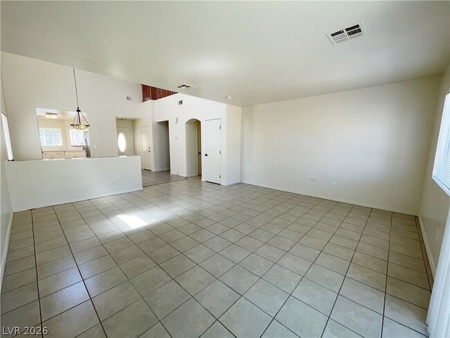 Building Photo - 1018 Cliffbrook Hedge Ave