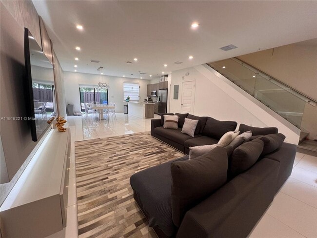 Foto del edificio - 10431 NW 82nd St