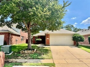 Building Photo - 3416 Versante Dr