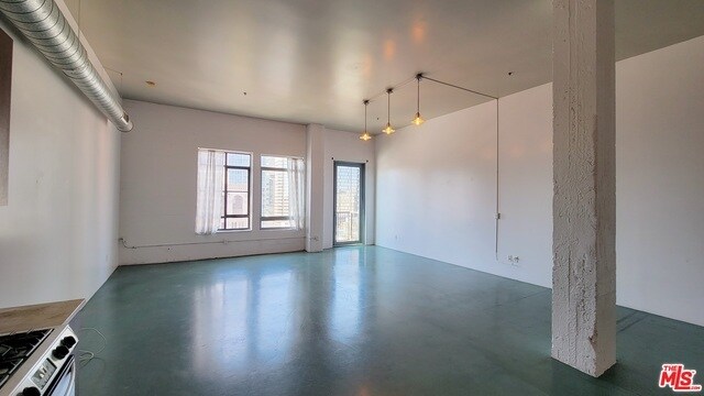 Building Photo - 849 S Broadway