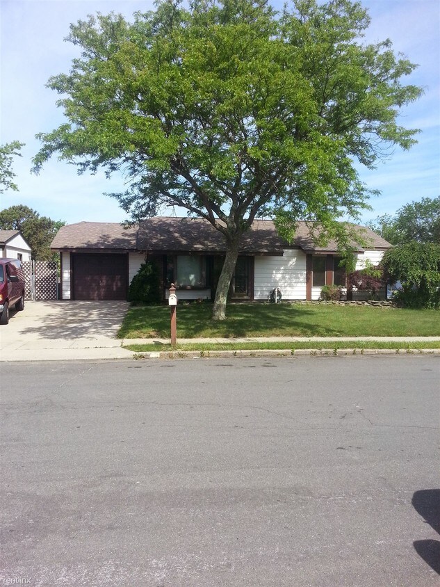Primary Photo - 178 Glenmere Way