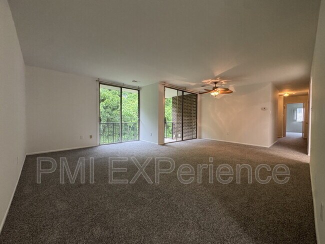 Building Photo - 10246 Prince Pl