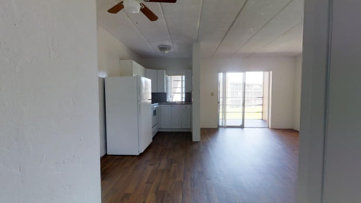 Photo - Sunset Club Apartments