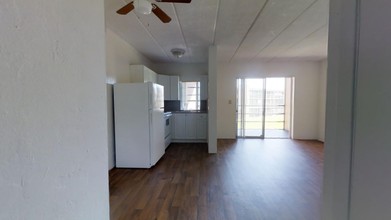 Sunset Club Apartments photo'