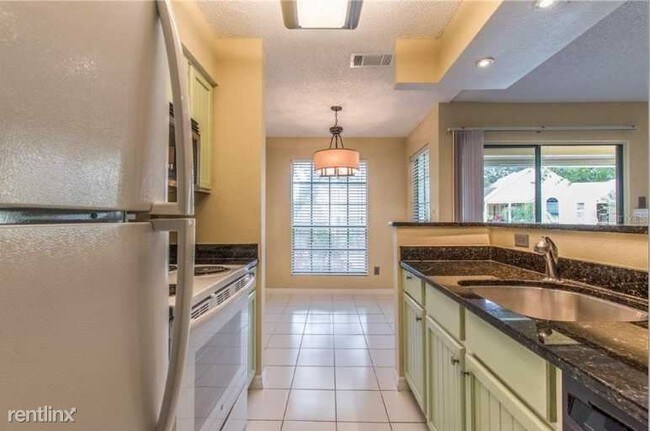 Building Photo - 8647 Mallard Reserve Dr