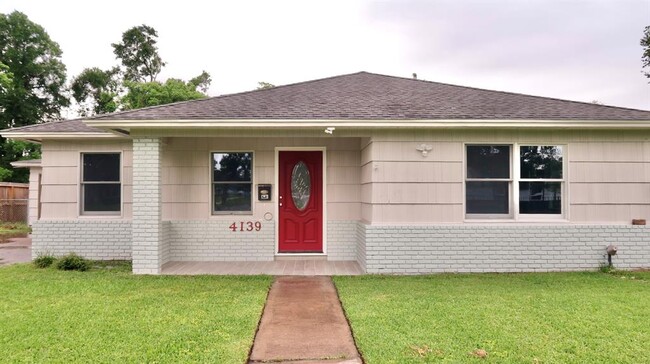 Building Photo - 4139 De Leon St