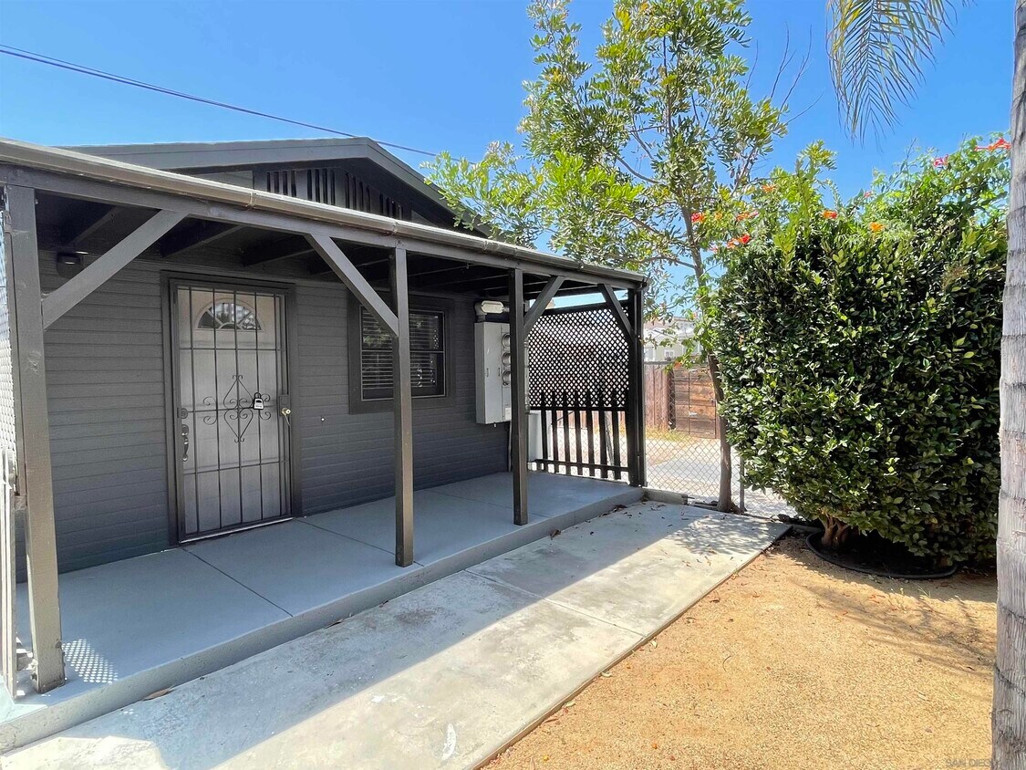 Foto principal - 2428 Imperial Ave