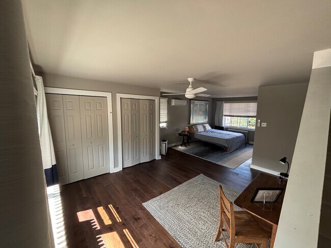 Foto del edificio - 4215 Bruce St