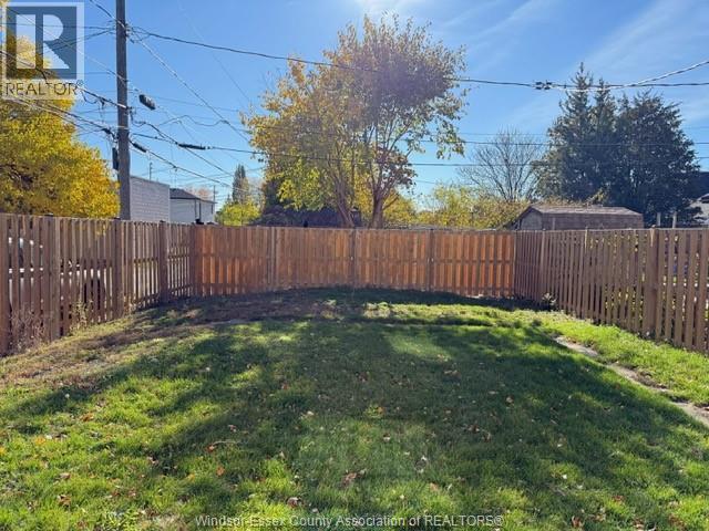 Building Photo - 941 Cataraqui St