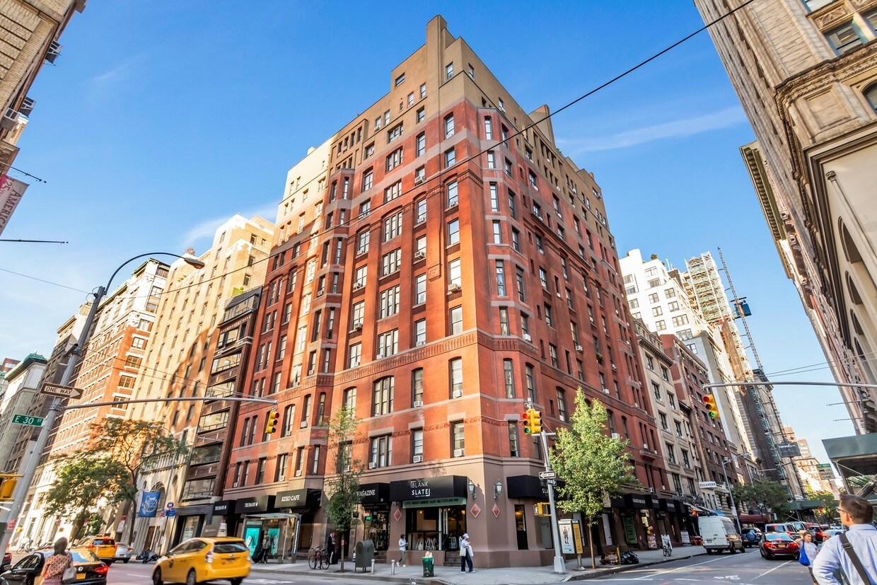 Primary Photo - 121 Madison Ave