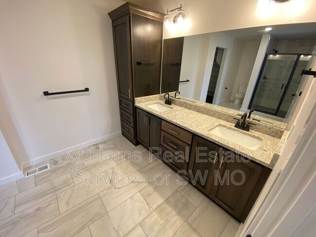 Building Photo - 3641 N Huntington Ave