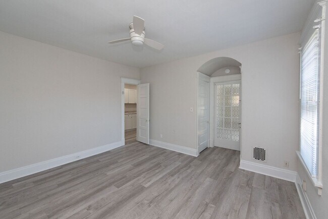 Foto del edificio - Charming Newly Renovated 3 Bed, 1 Bath