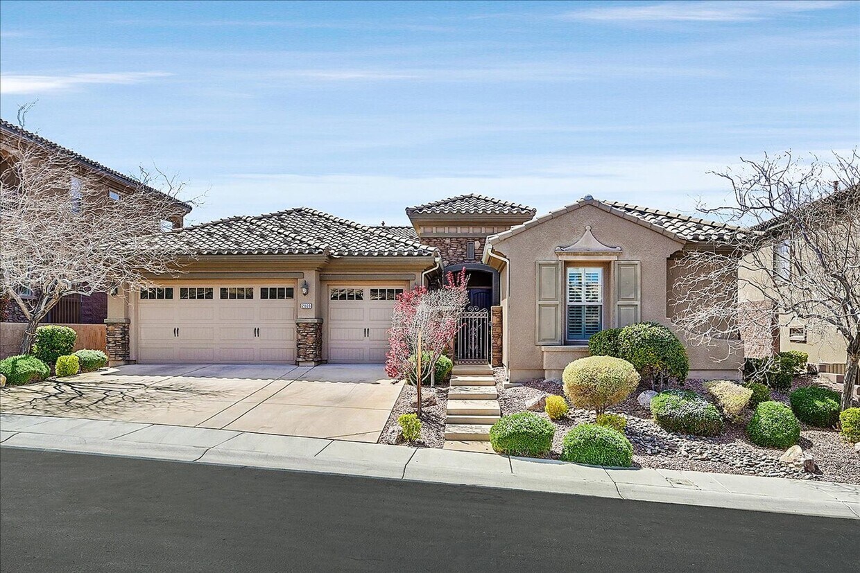 Primary Photo - Stunning 1-story home in the prestigious C...
