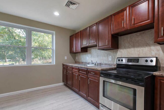 Building Photo - 5525 Schumacher Dr