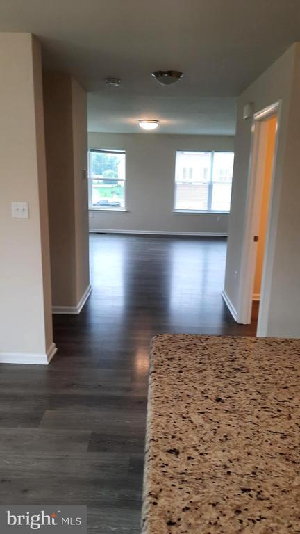Building Photo - 947 Admiral's Quay Dr