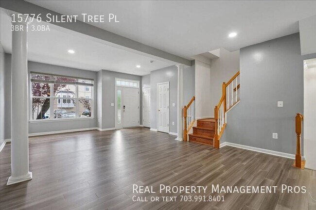 Foto del edificio - 15776 Silent Tree Pl